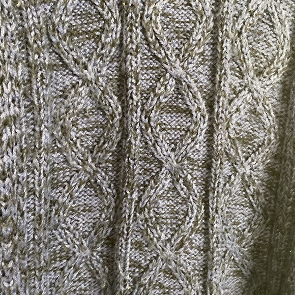 La Class Couture | Navy Blue Women's cable knit Sweater - oversized medium - Picture 4 of 8